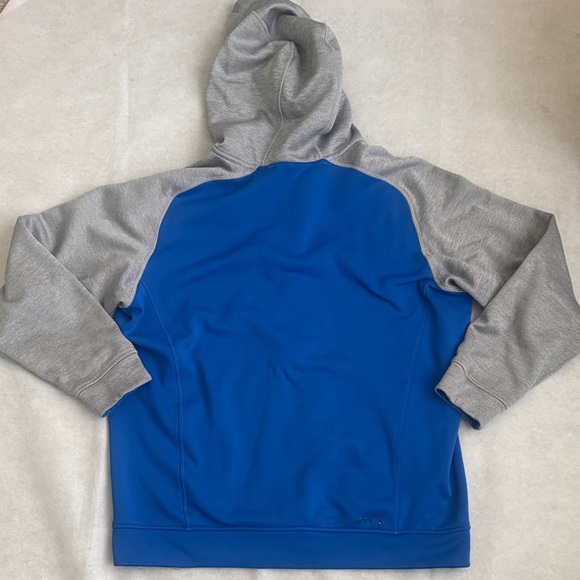 Adidas Two-Tone Blue and Gray Jacket - Picture 4 of 5